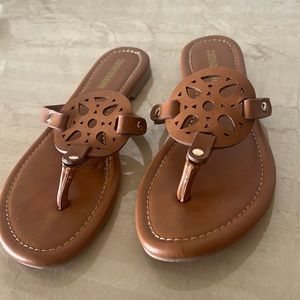 Cushionair brown women’s flat sandal